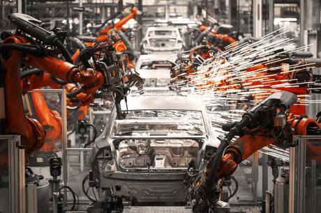 Según el Indec, la industria cayó un 6,8%