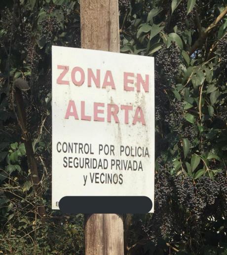 Zona en alerta. Control por policía, seguridad privada y vecinos.