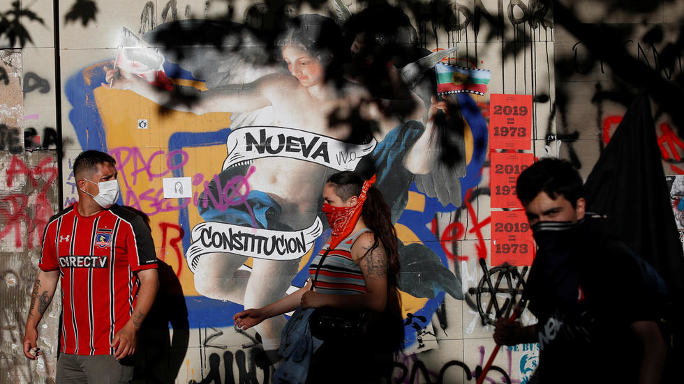 Acuerdo histórico para modificar la Constitución de Pinochet, en Chile.