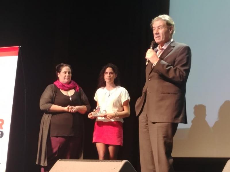 Víctor Hugo Morales recibiendo su Premio.