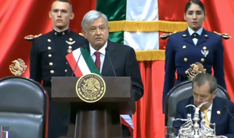López Obrador, asumió la presidencia de México, con aires de cambio en favor del pueblo.