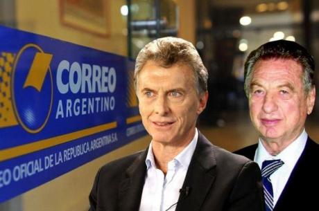 Mauricio Macri y Franco Macri. Correo Argentino.