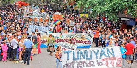 Mendoza. Marcha contra las modificaciones de la ley 7722